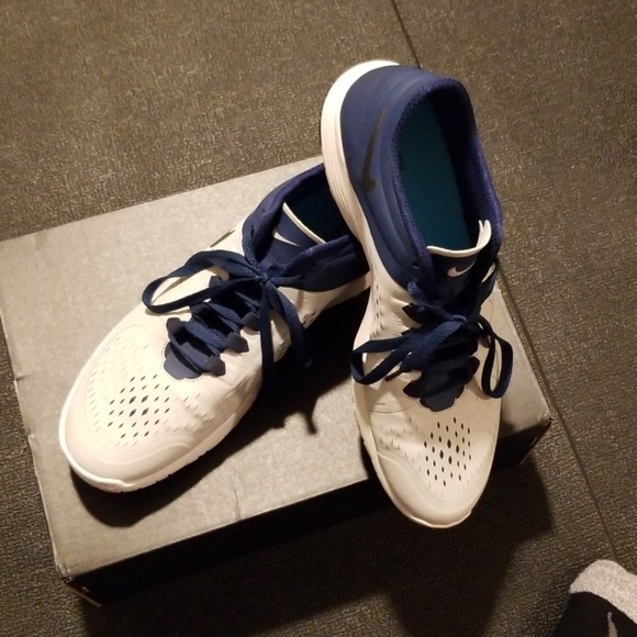 mens athletic nike shoes